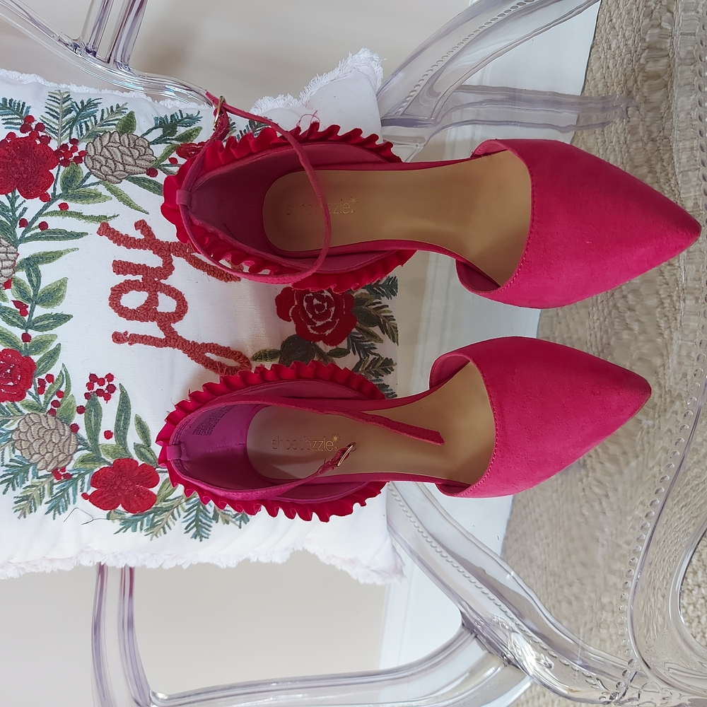 Shoe Dazzle Pink Heels with Ruffled Edge